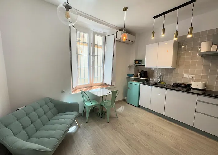 Iyourbasics Lovely Studio Hinestrosa 23 Free Wifi&Ac